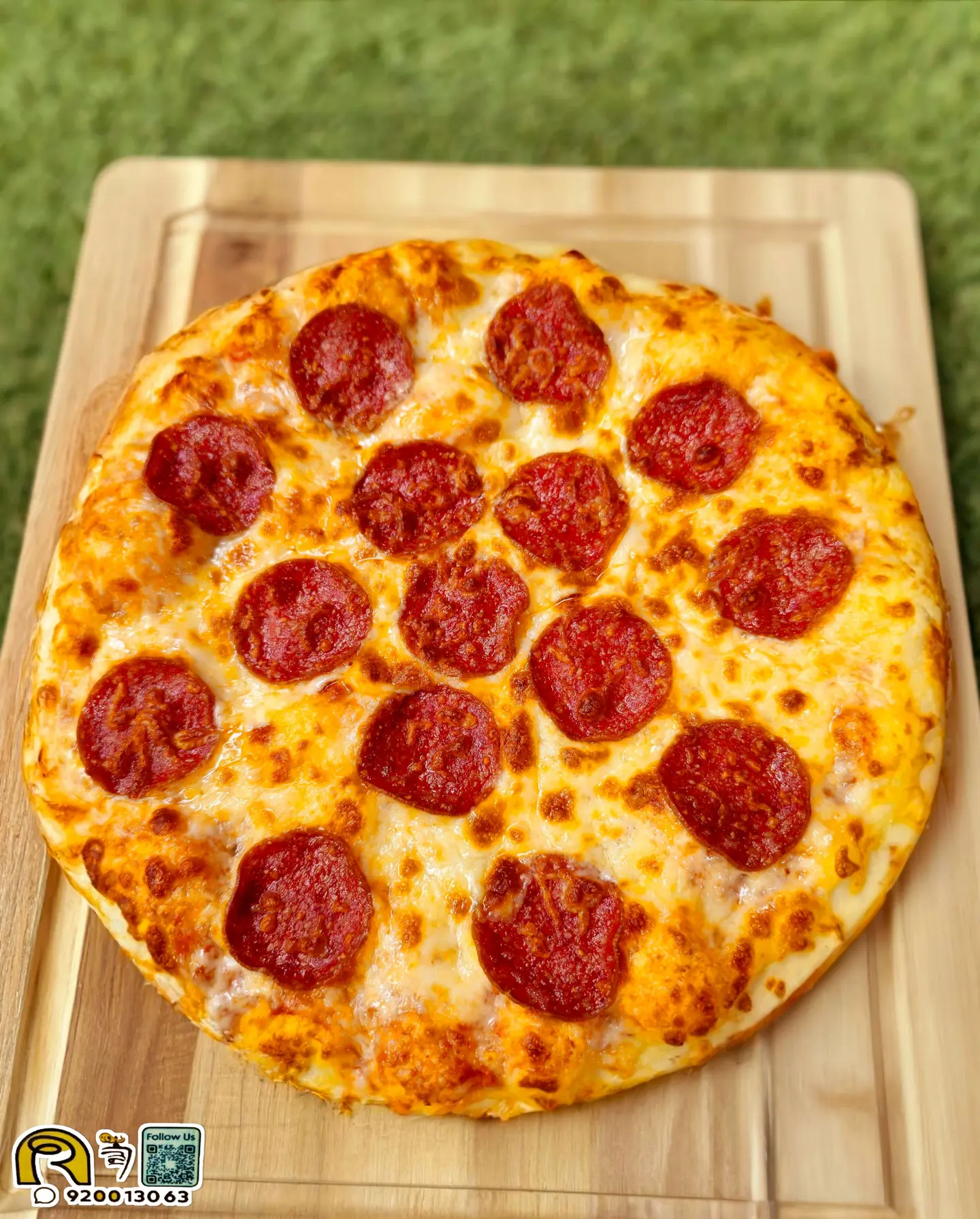 Large Pepperoni Pizza