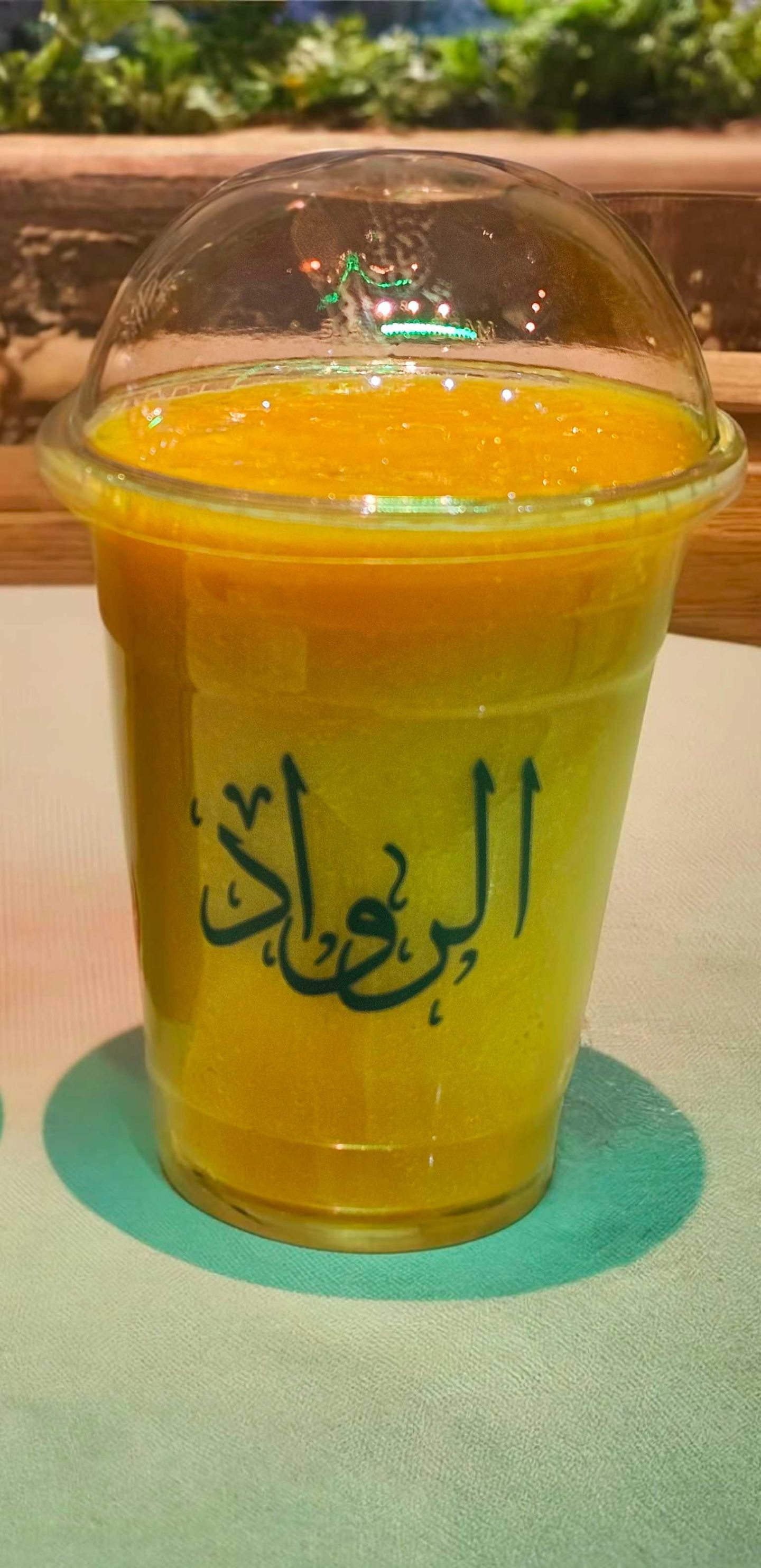 عصير مانجو سادة كبير