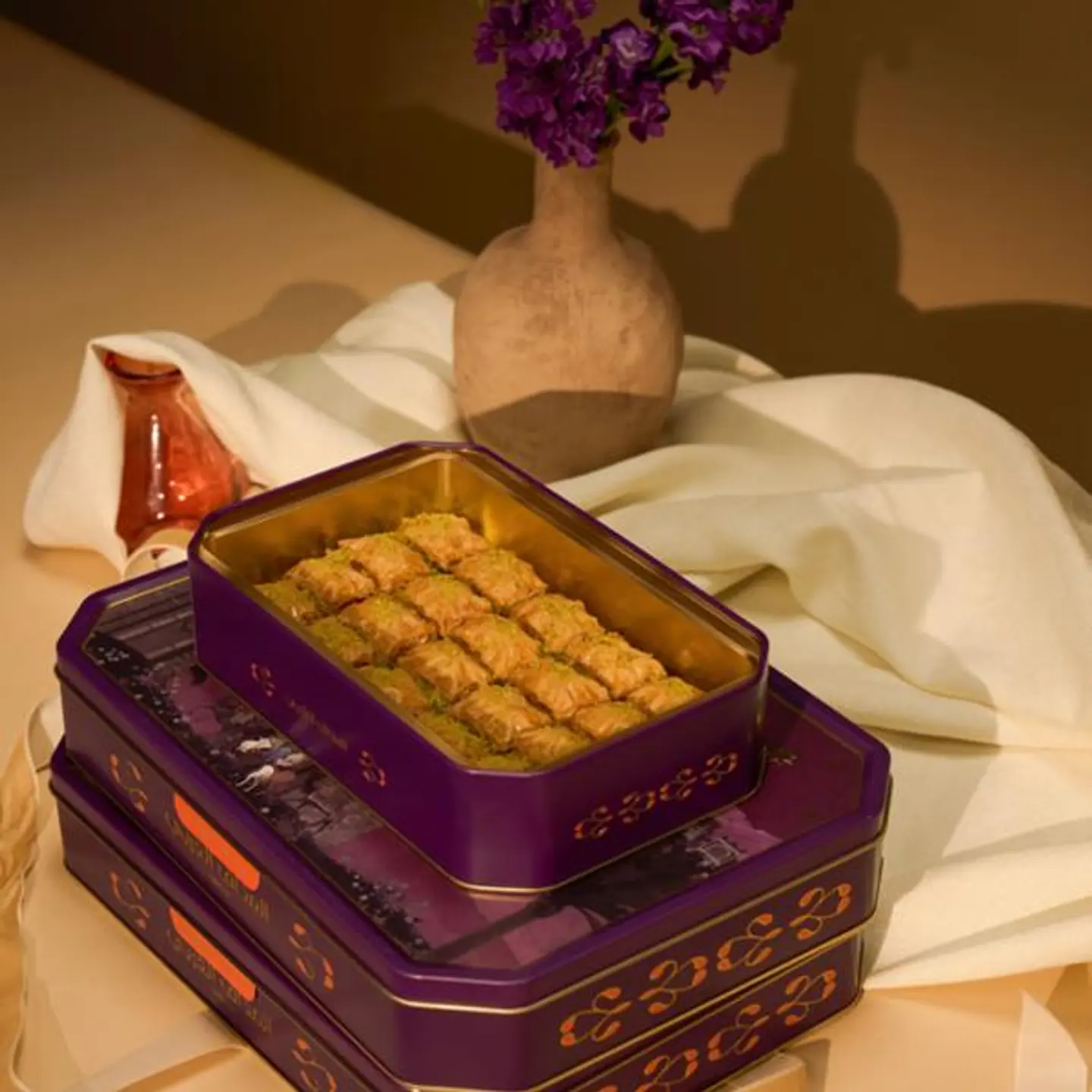 مكعبات البقلاوة كبير