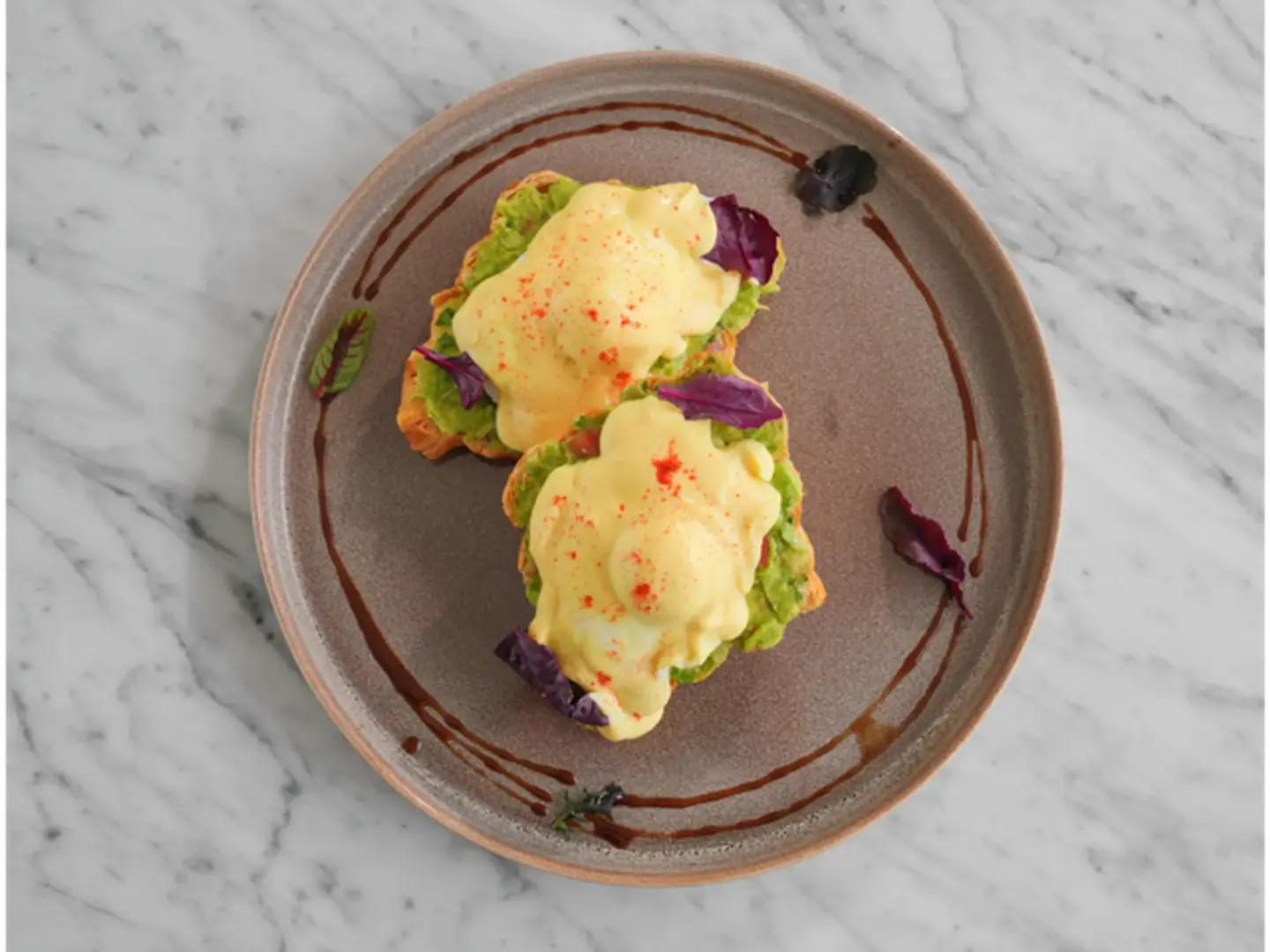 كرواسون بالبيض و الهولنديز