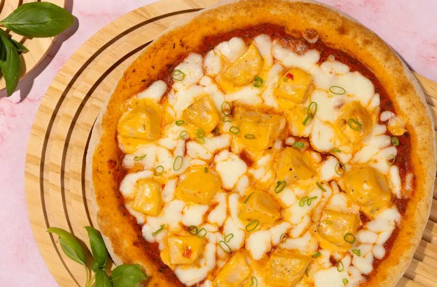 Dynamite Chicken Pizza   12 Inches