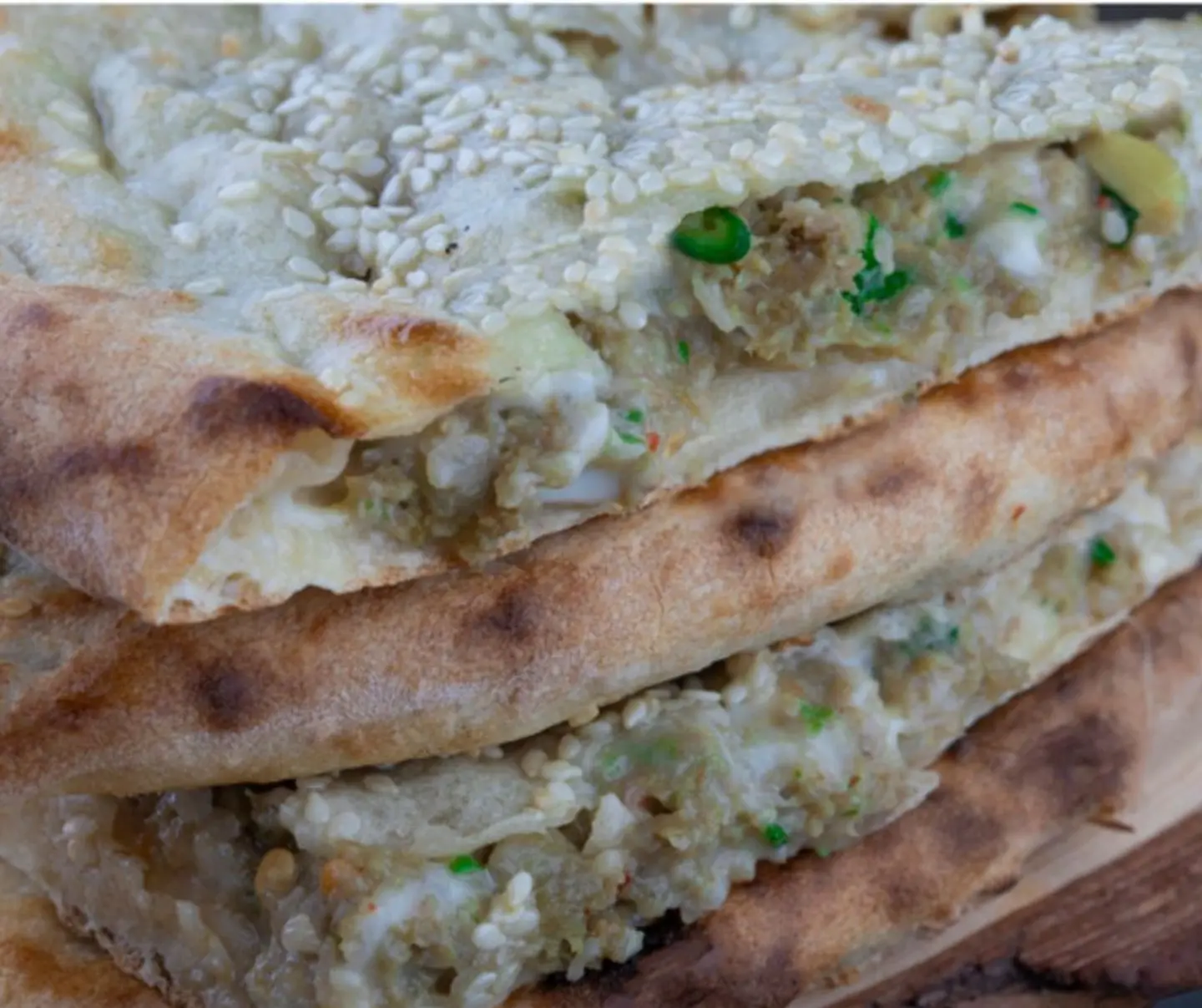 نان لحم مفروم بالجبنة