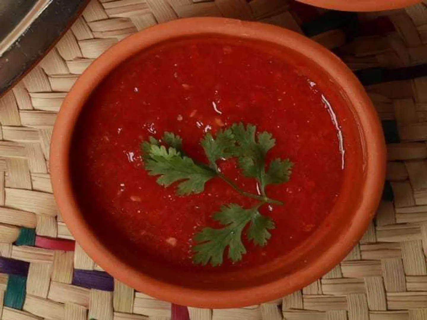 بسباس ( أحمر )