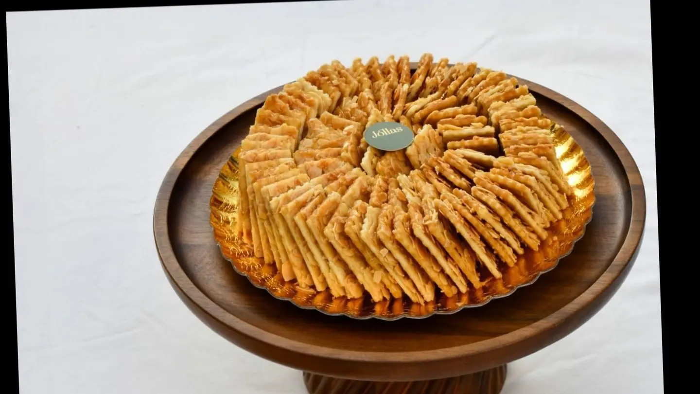 Almond Caramel 05126