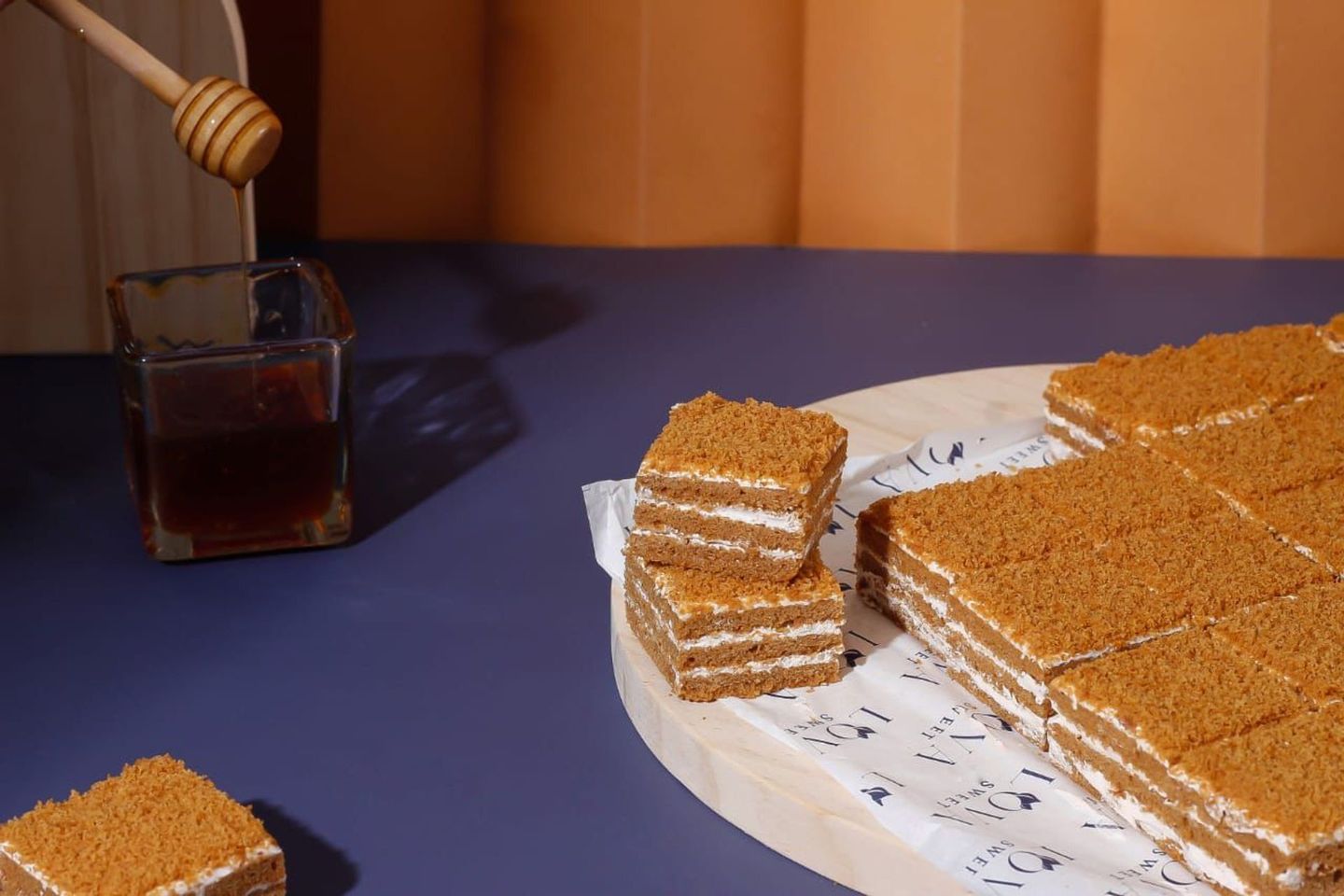Lova Honey Cake 002612