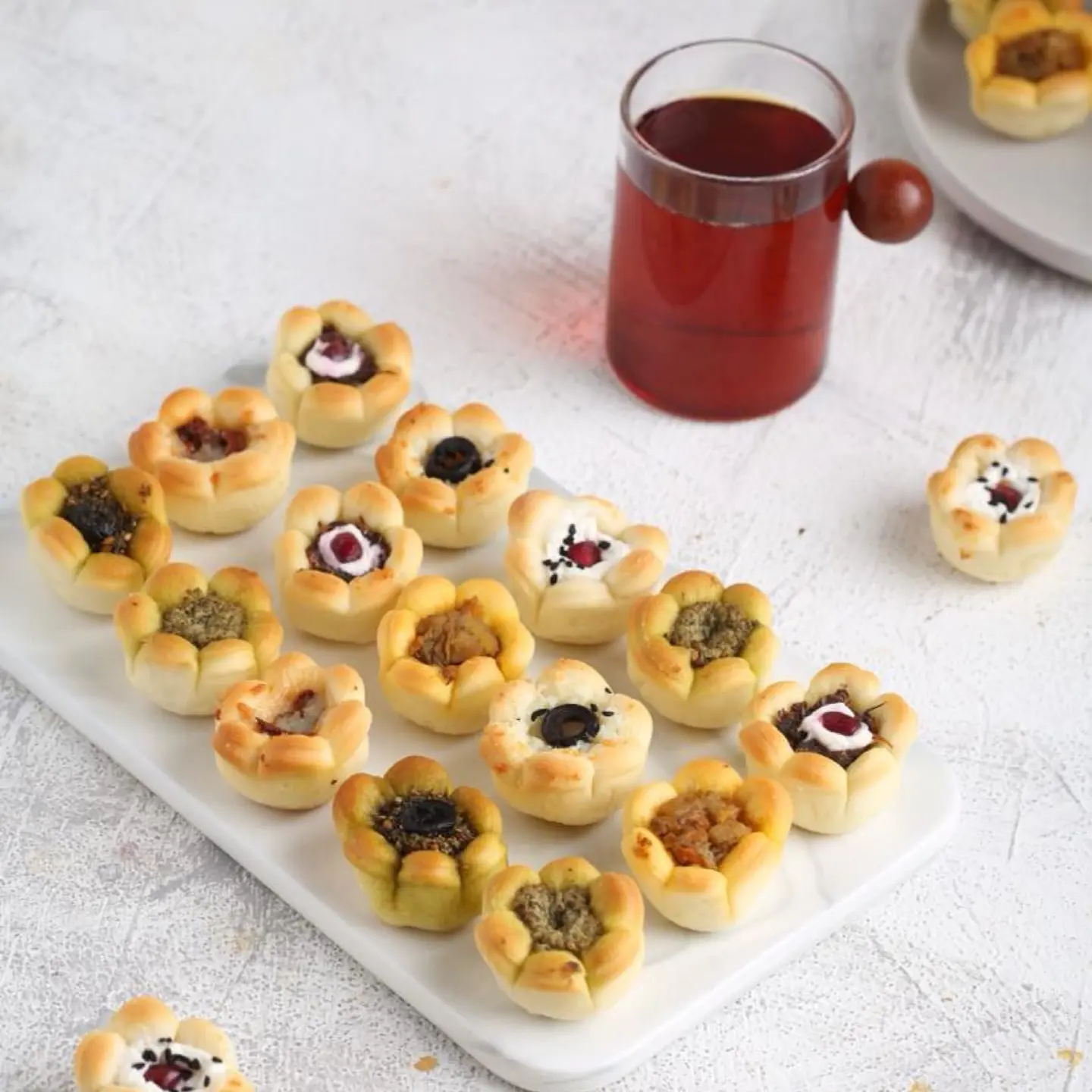 Medium Mini Pastries Q001765
