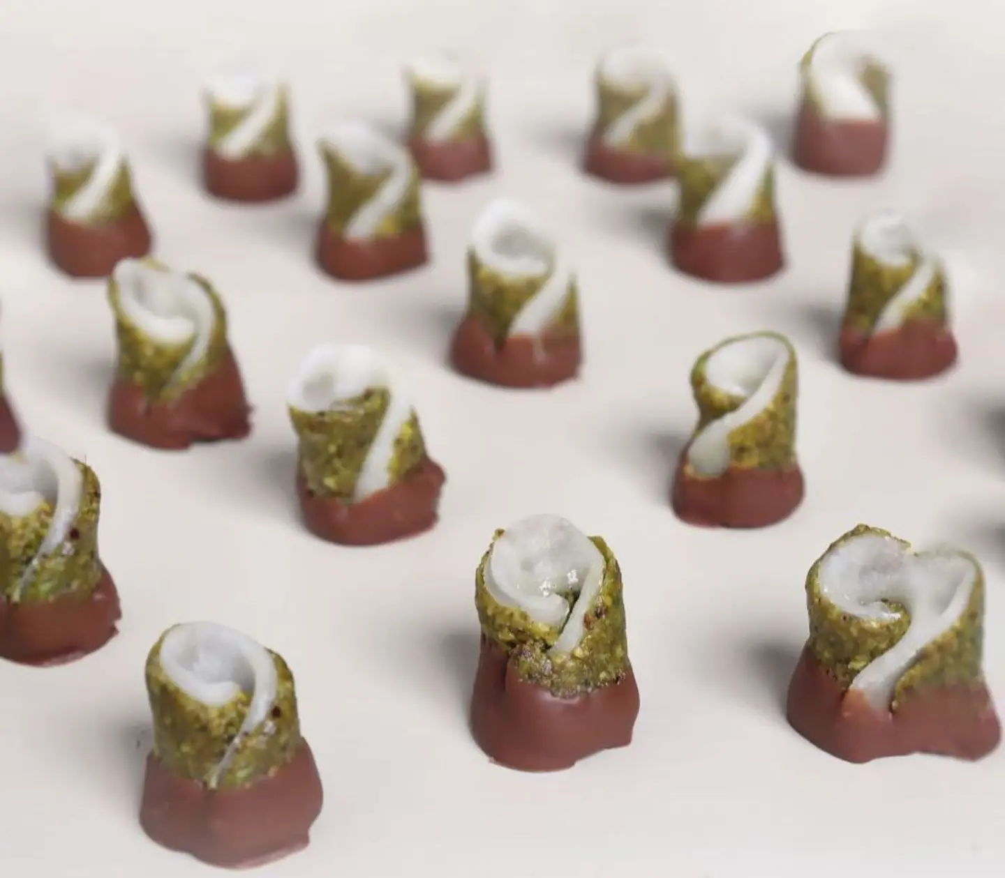 Pistachio Rolls 00388