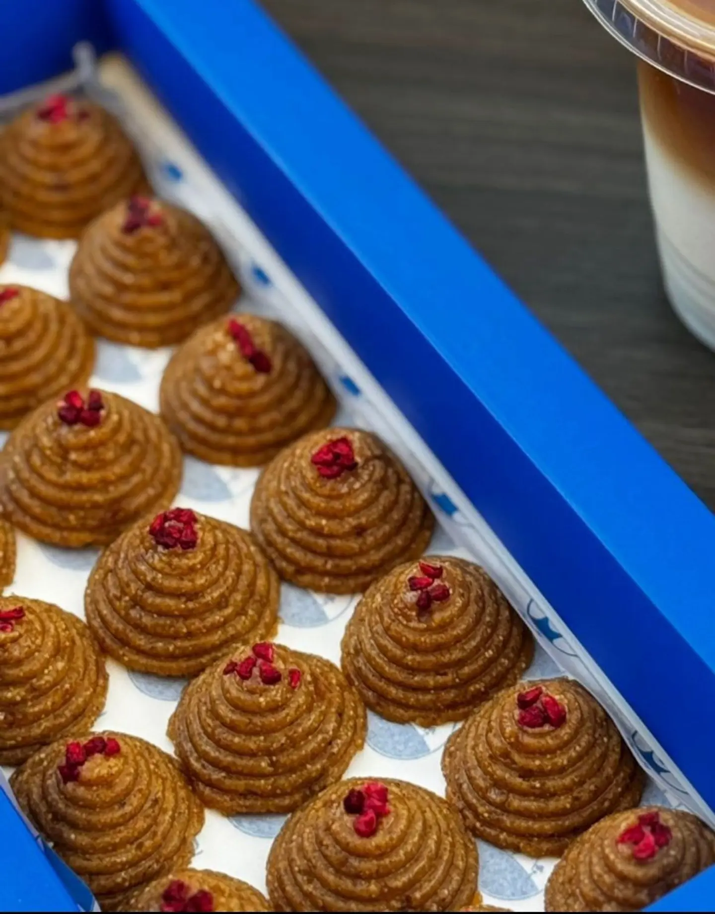 Mulberry Pyramids, Lady 05014