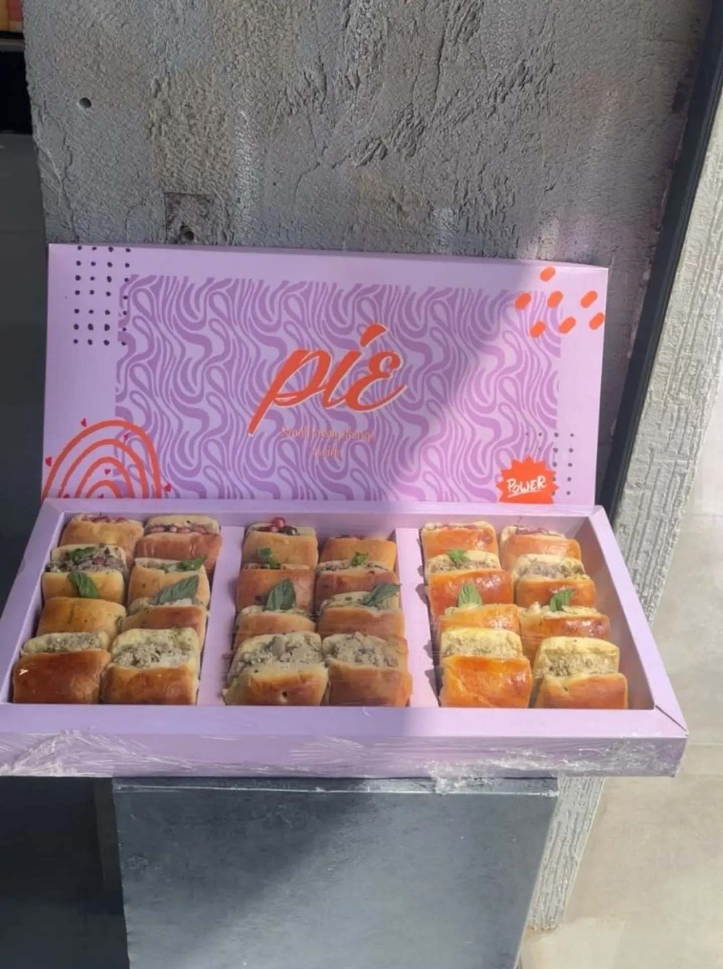 Large Sandwich Pie 00185