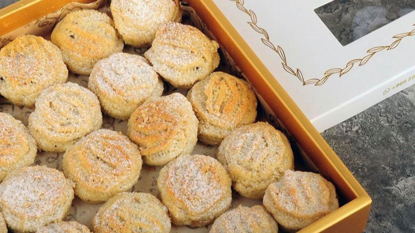 معمول تمر ابيض صغير فكرة