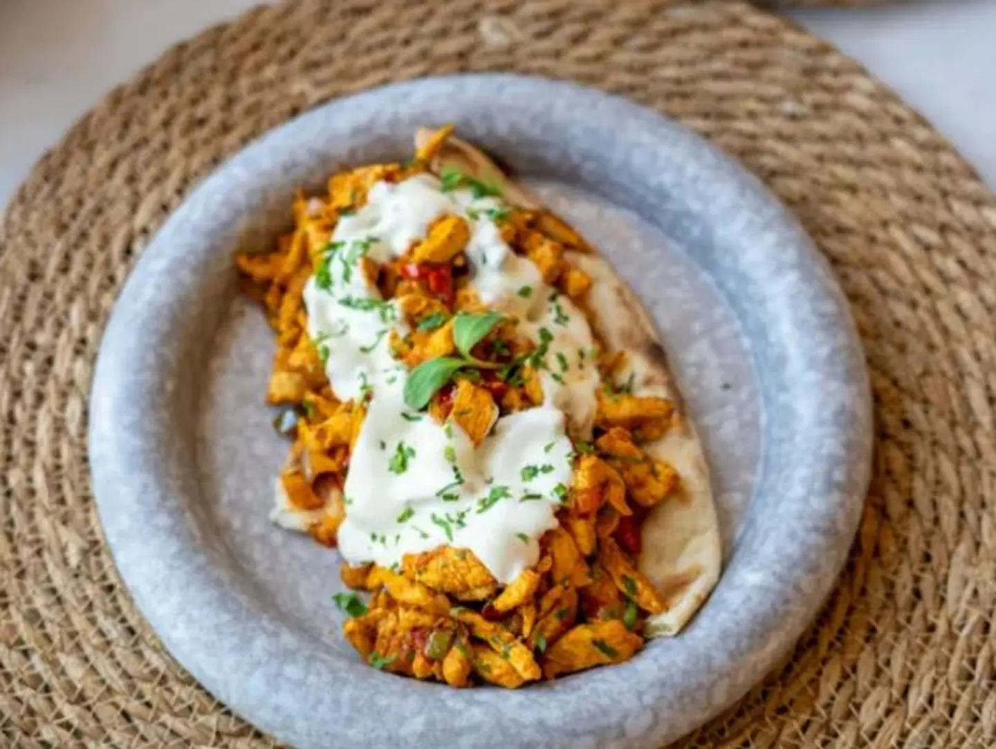 مقلقل دجاج بالجبن