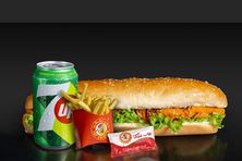 ساندوتش زنجر دجاج وجبة حار