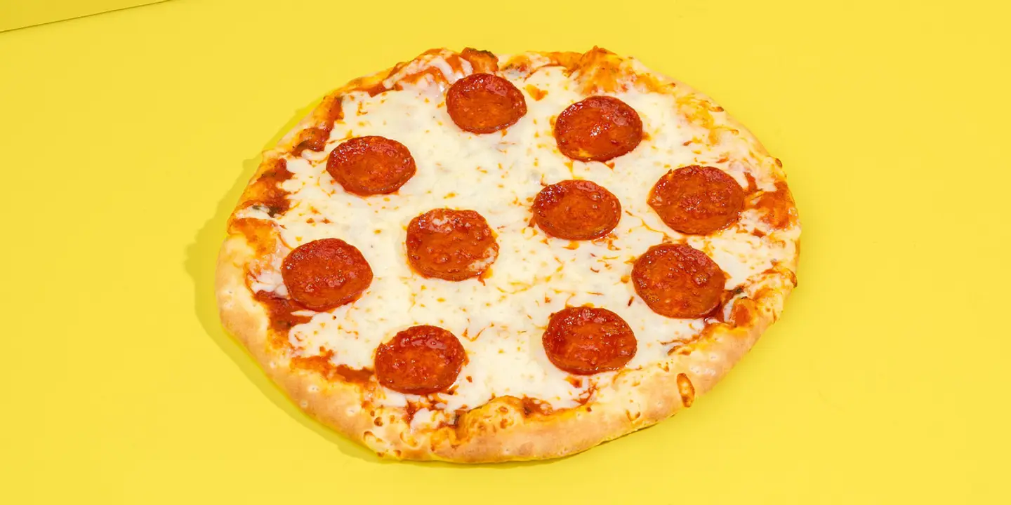 بيتزا بيبروني