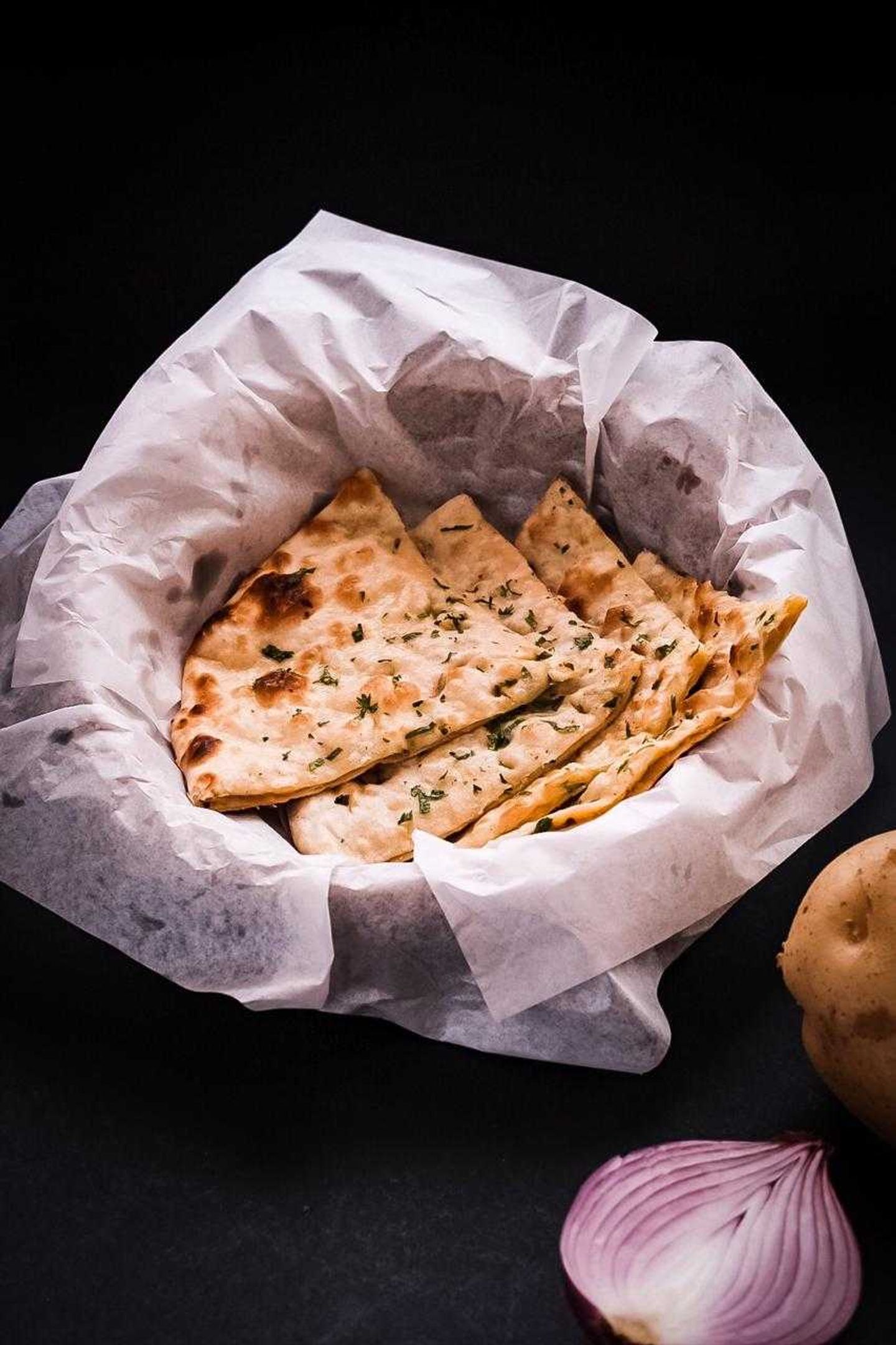 خبز كولشا (بصل او بطاطا او جبن)