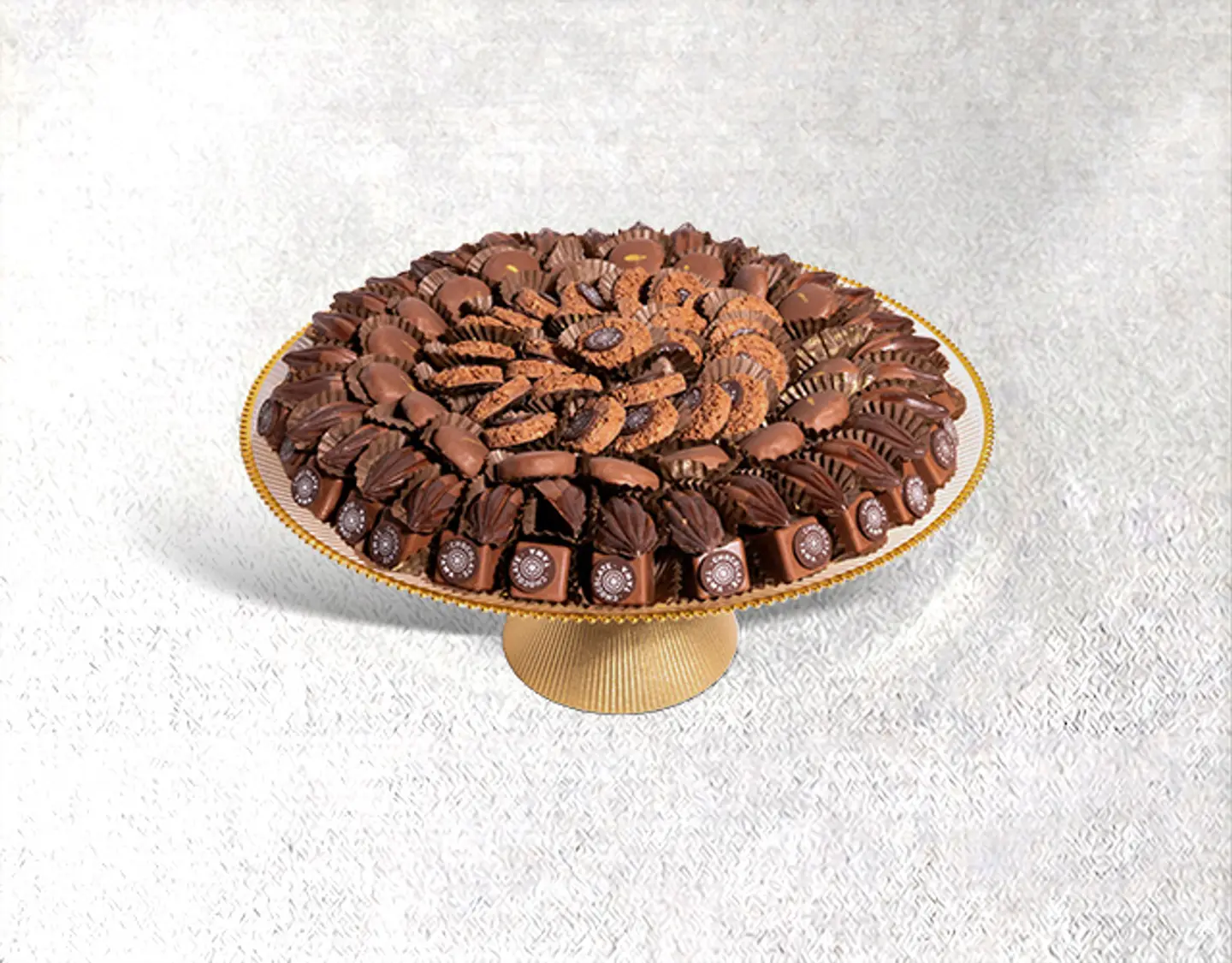 Vase With Exposed Chocolate Base