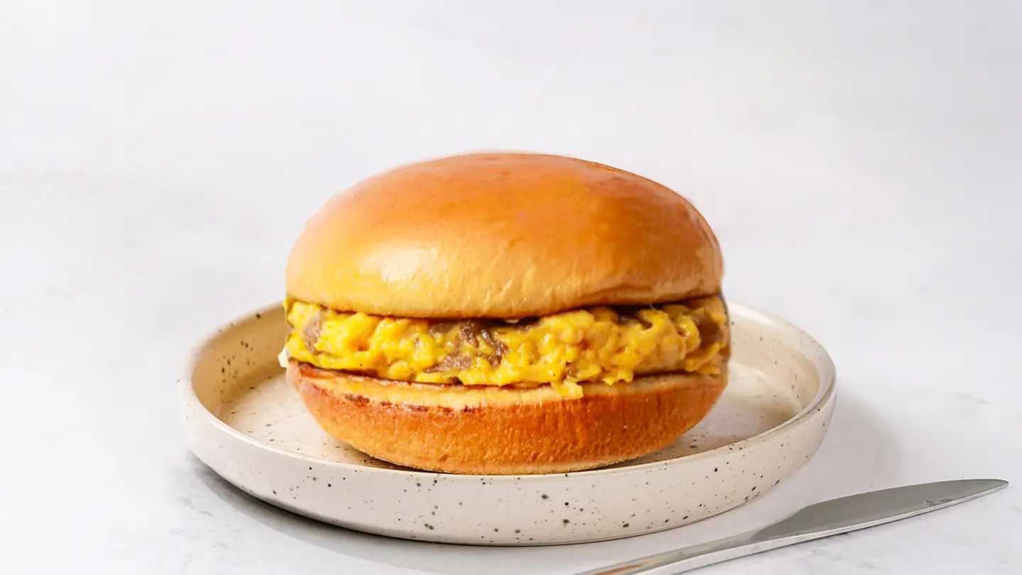 Steak & Egg Bun