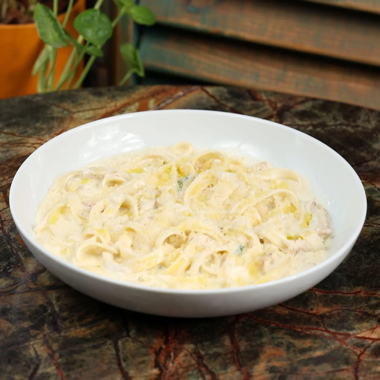 Fettuccine Alfredo