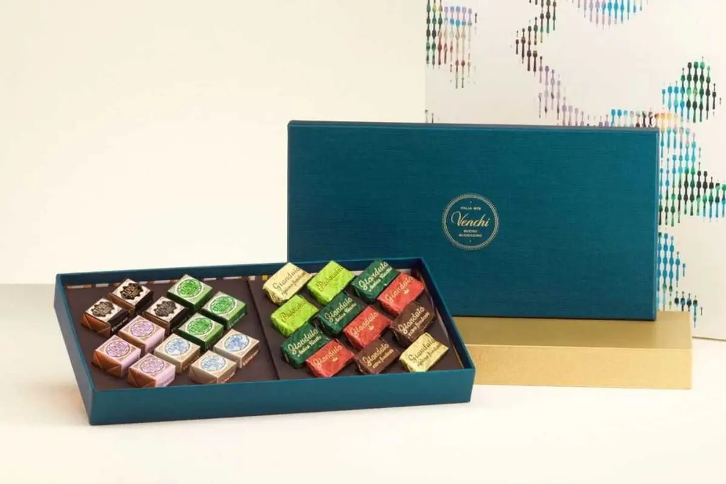 Murrine Blue Giftbox With Cremino And Gianduiotto Chocolates 246 G