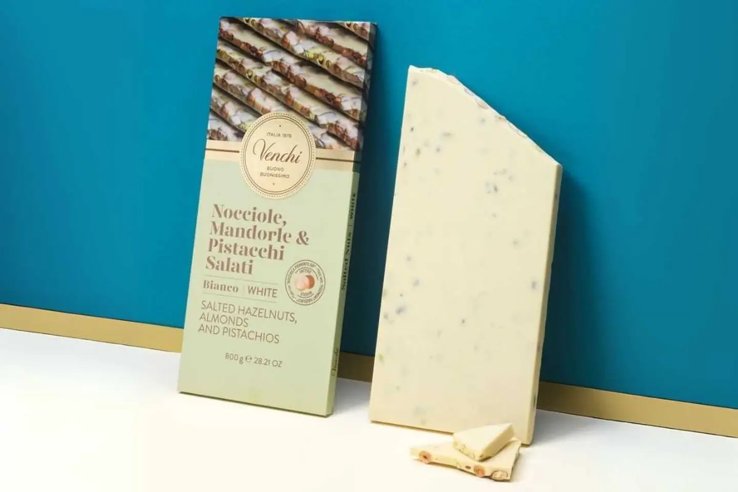 White Chocolate With Salted Nuts Maxi Bar 800 G