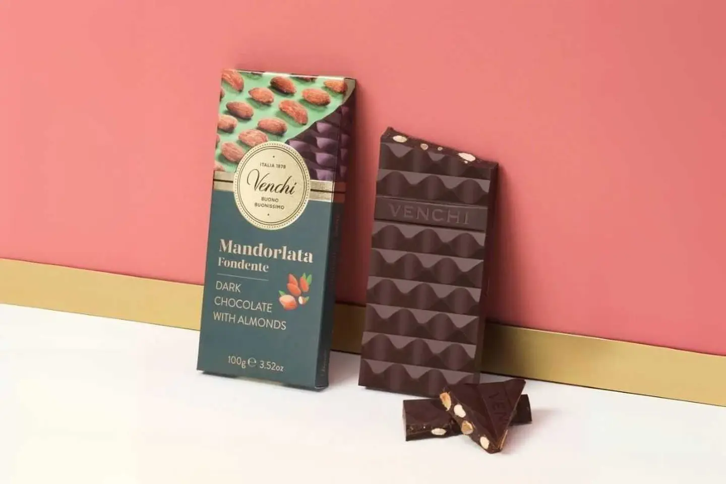 Dark Almond Bar 100 G