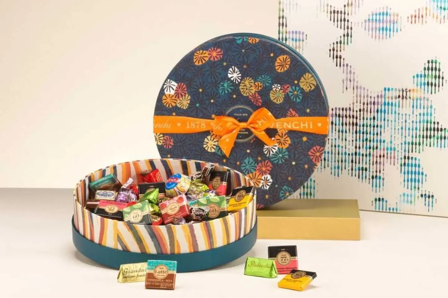 Murrine Maxi Hamper With Assorted Chocolates 704 G