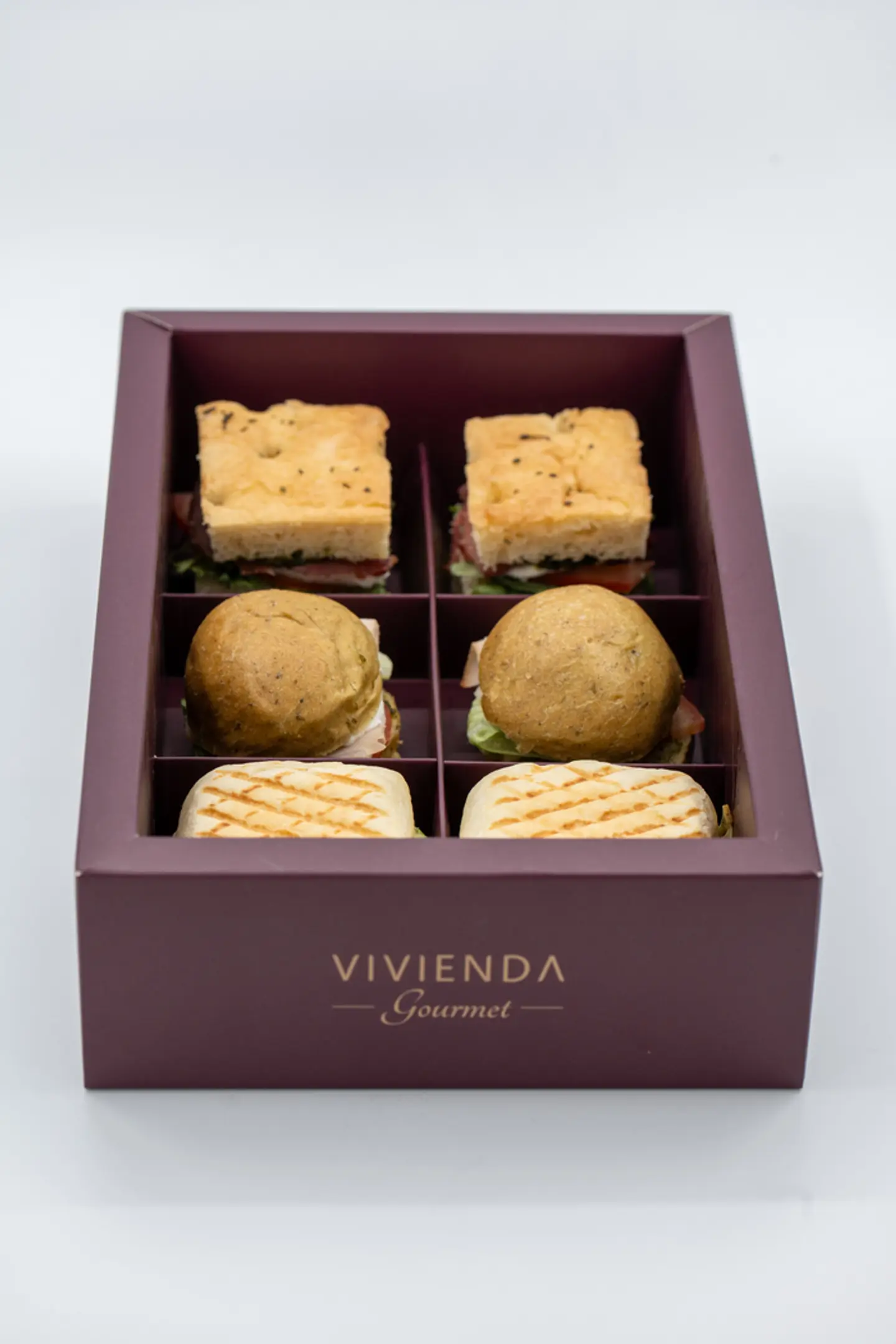 ستة ساندويتشات و 3 نكهات، لذيذة بلا حدود