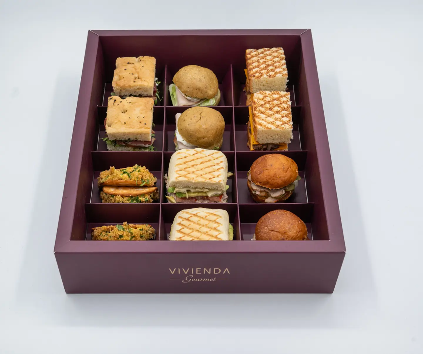 صندوق ساندويشات بايتس، تشكيلة من إثني عشرة