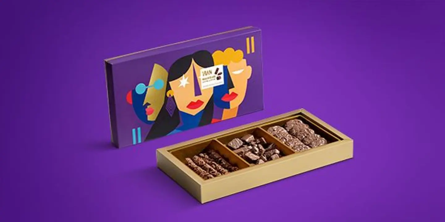 مومنتس بوكس