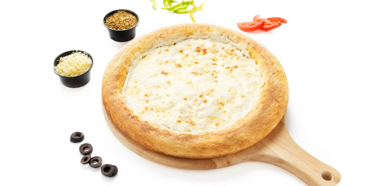 بيتزا لبنة بالعسل