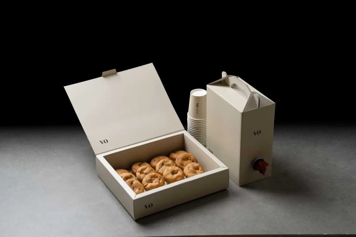 بوكس قهوة اليوم 2 لتر مع بوكس كوكيز 12حبه