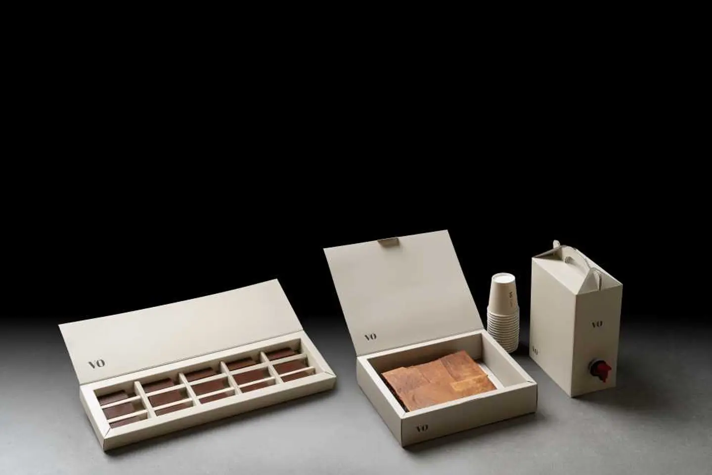 بوكس قهوه ٢ لتر + بركس بيكان + دانتيل بوكس