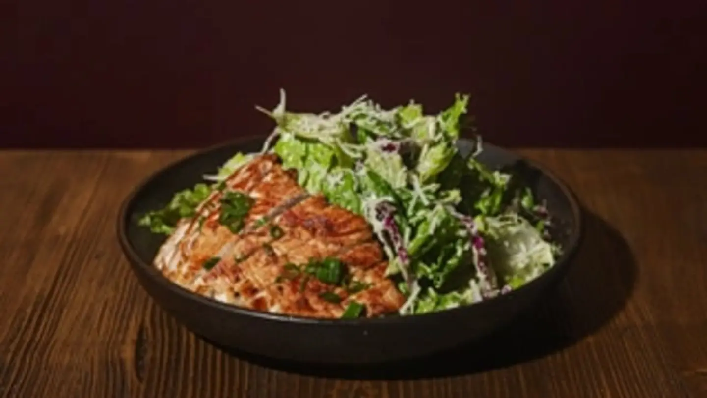 سلطة سيزر دجاج