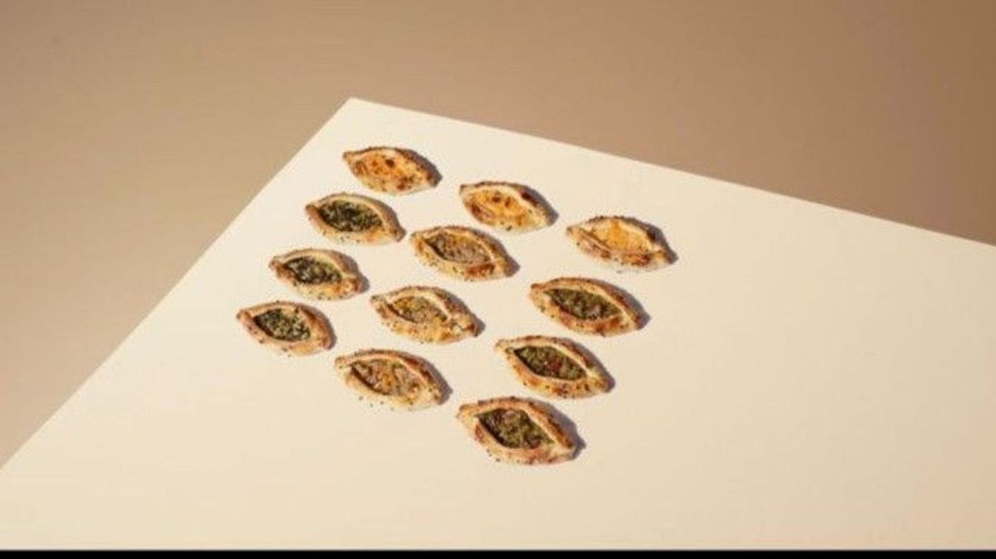Mini Manakish Simsim New 12 Pcs