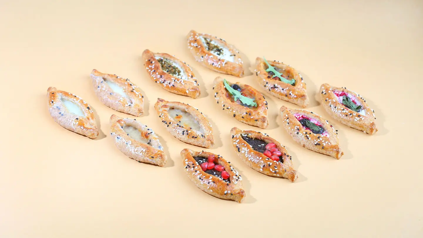 Mini Manakish 12 Pcs Brown Flour