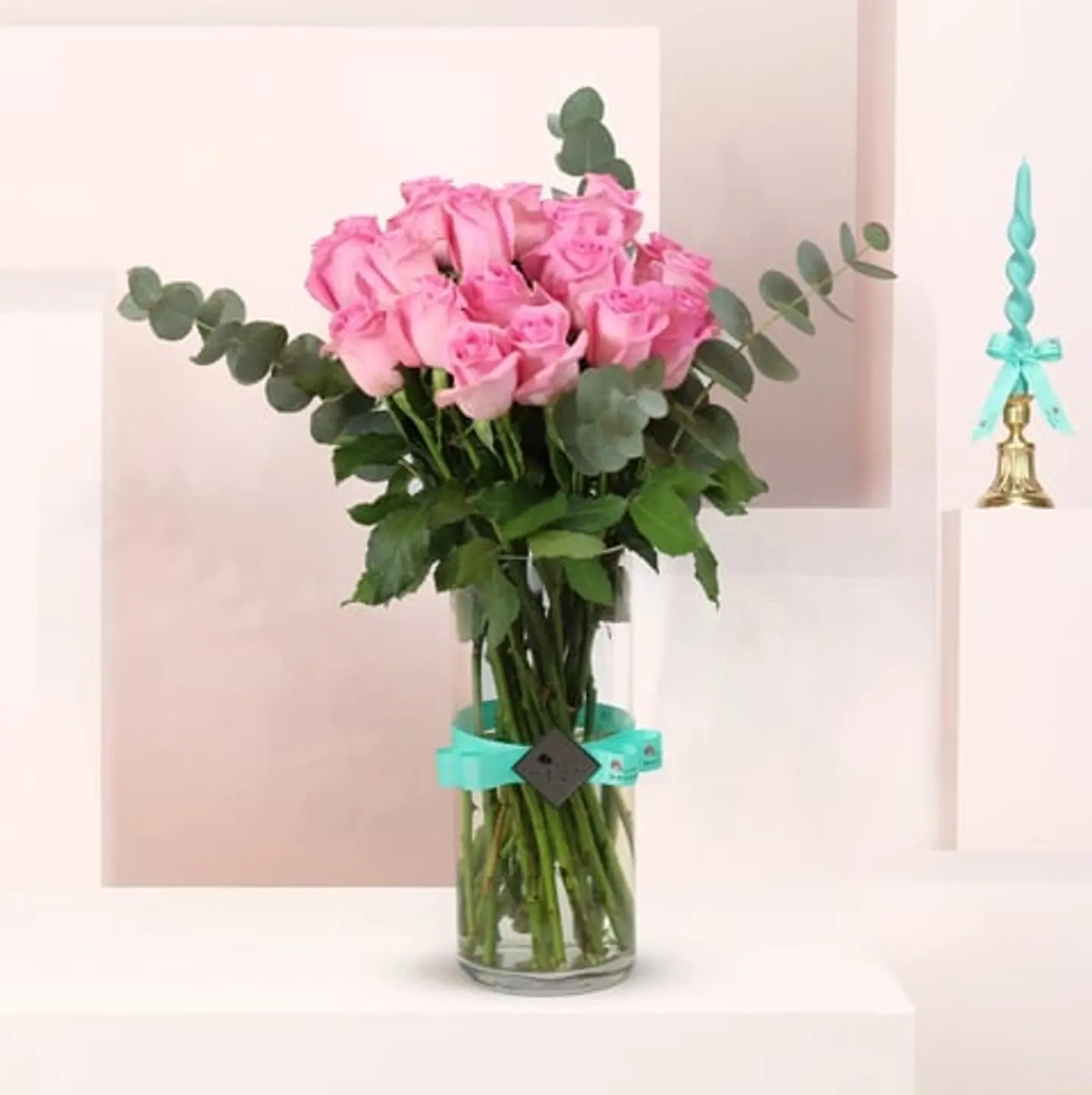 فازة الورد الوردي