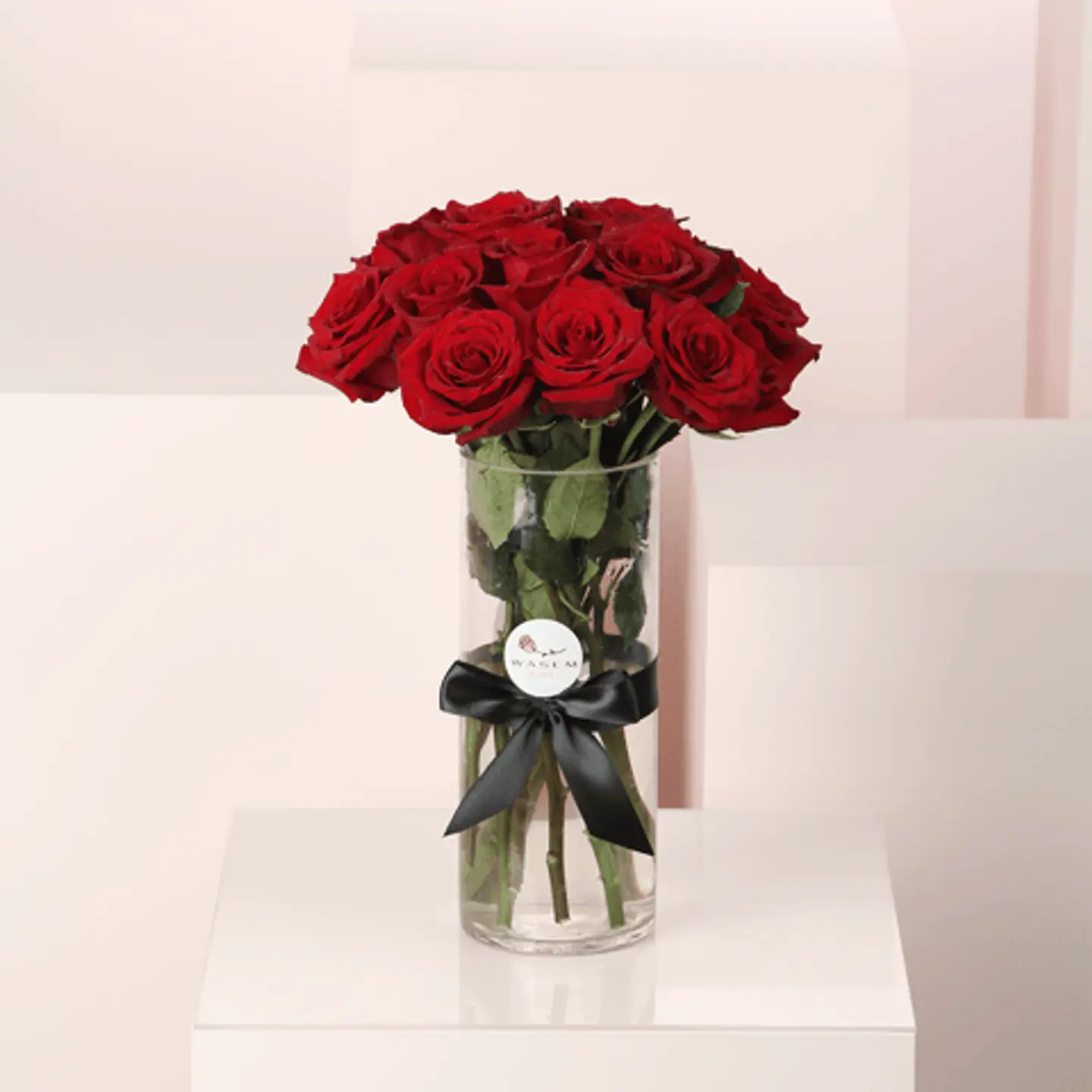 فازة 15 وردة حمراء