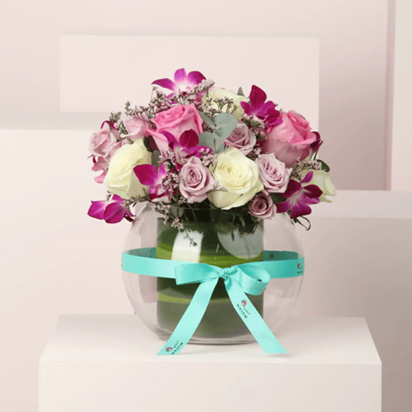 فازة الورود المميزة