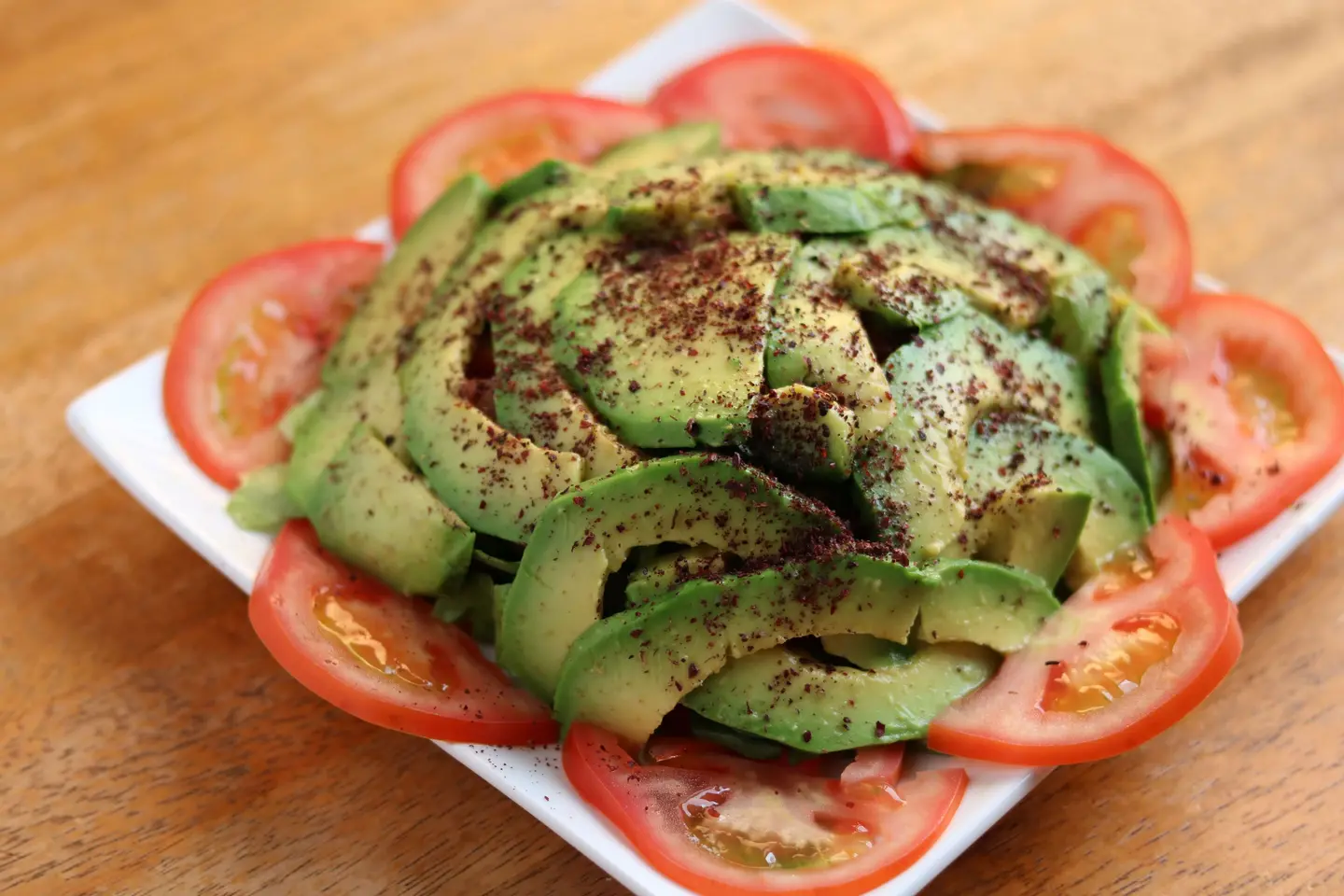 سلطة افكادو