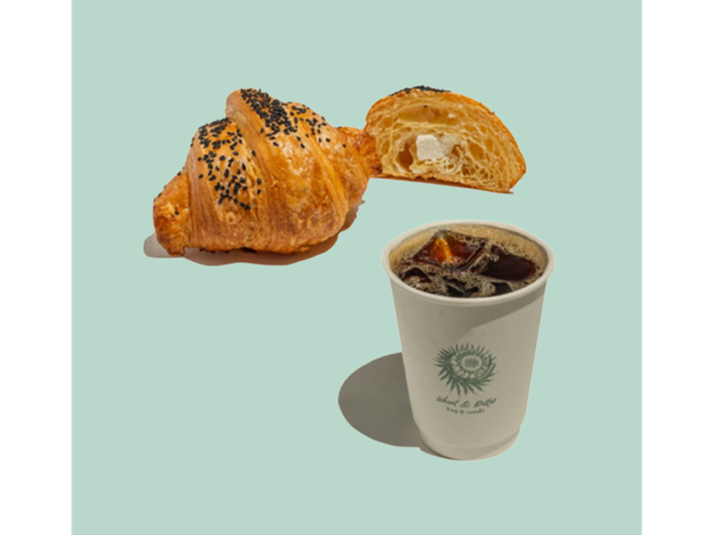 كروسون جبنه بيضاء+ قهوة اليوم