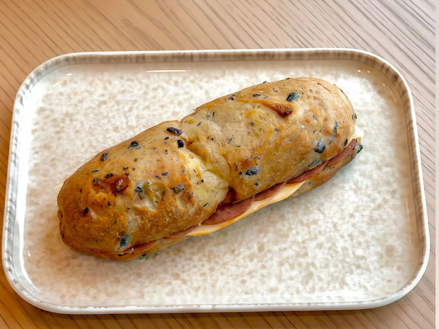 ساندويتش بنيني بالزيتون والإيطالي