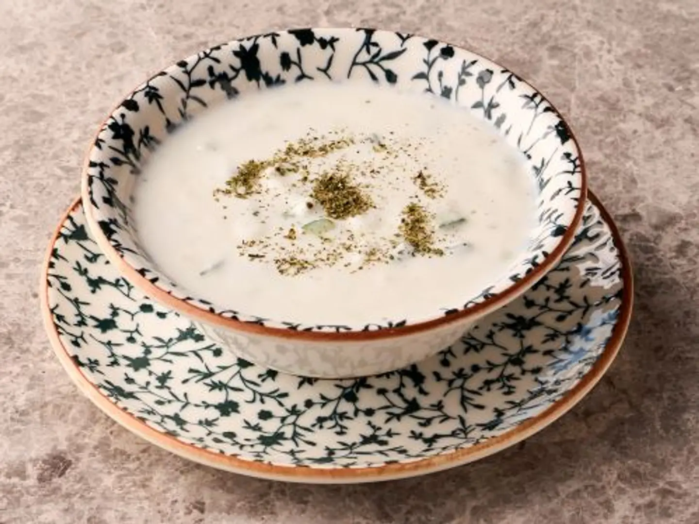 سلطة خيالر مع لبن