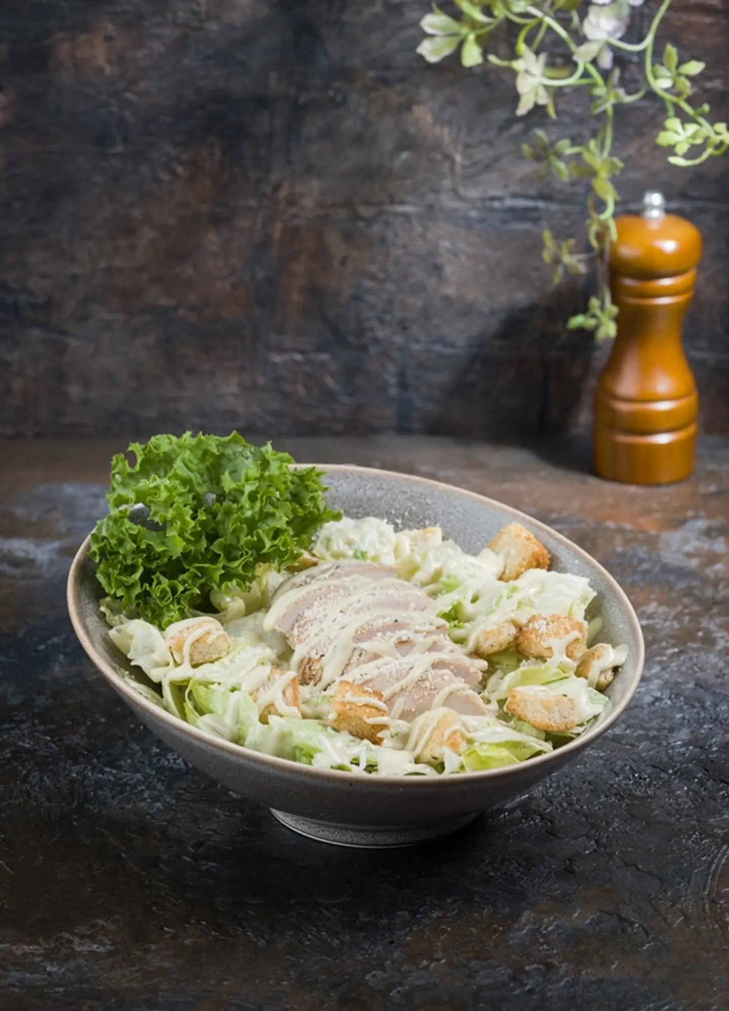 سلطة سيزر بالدجاج