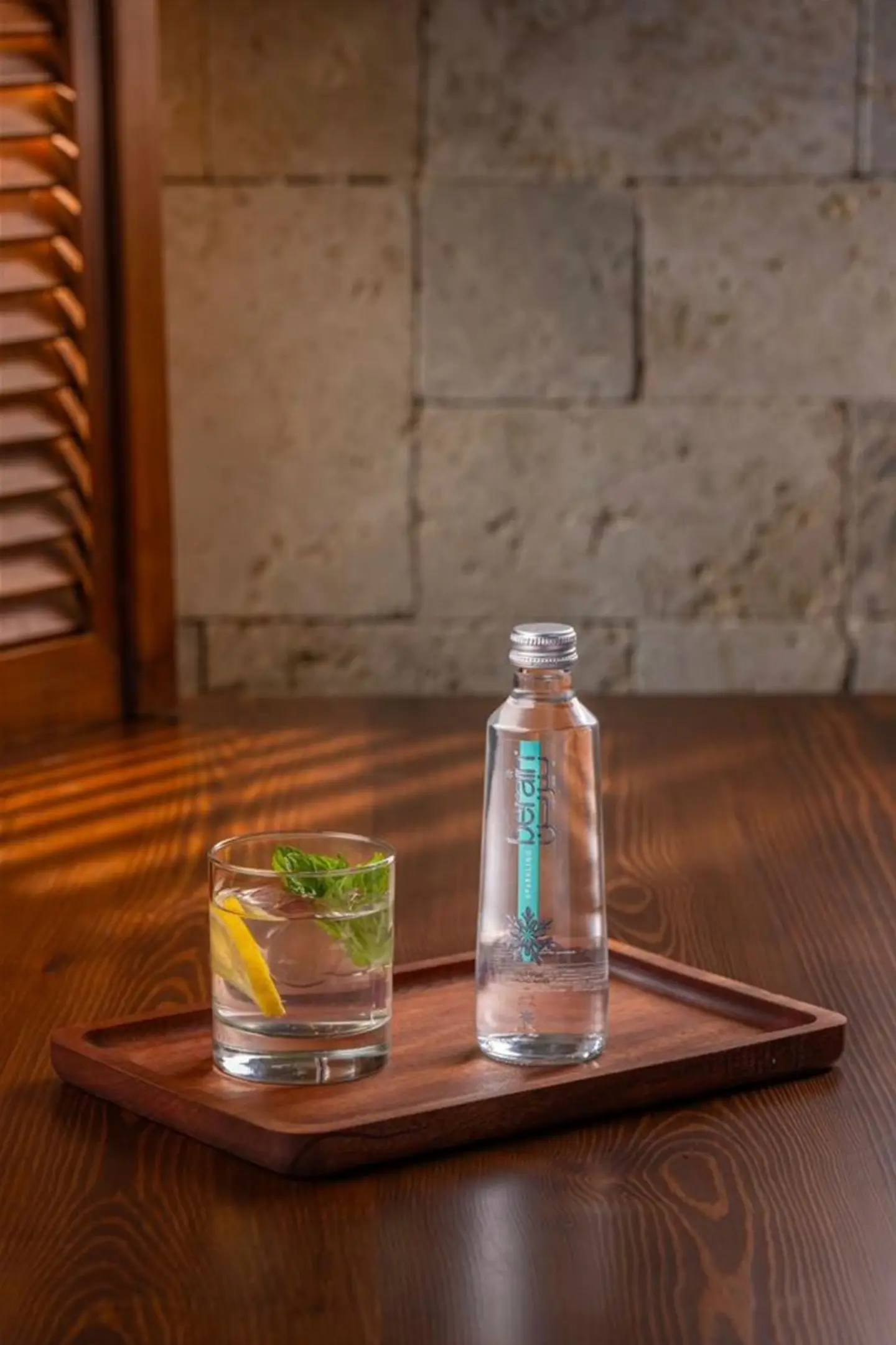 مياه غازية صغير