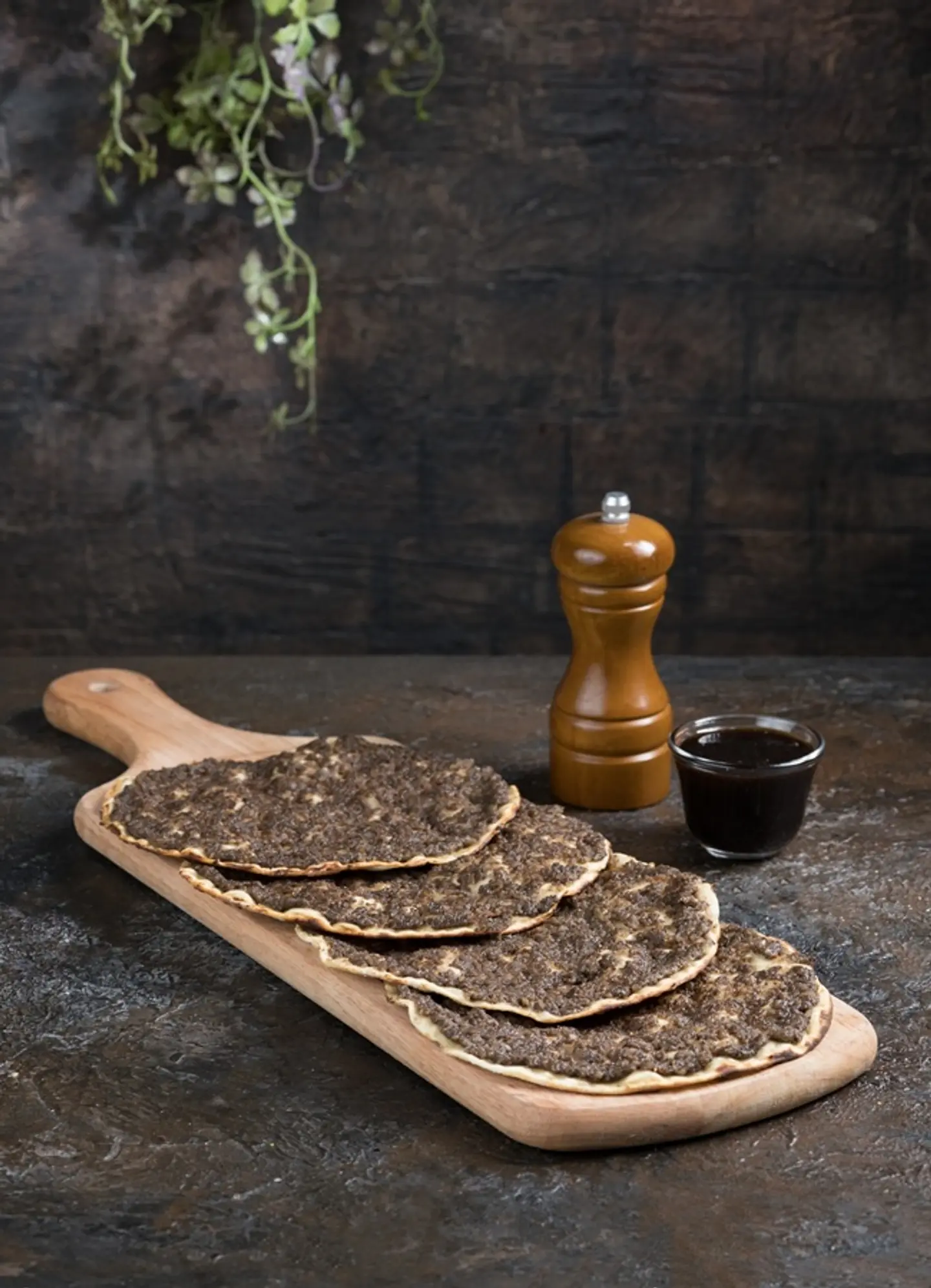 لحم بعجين اسود حلبي