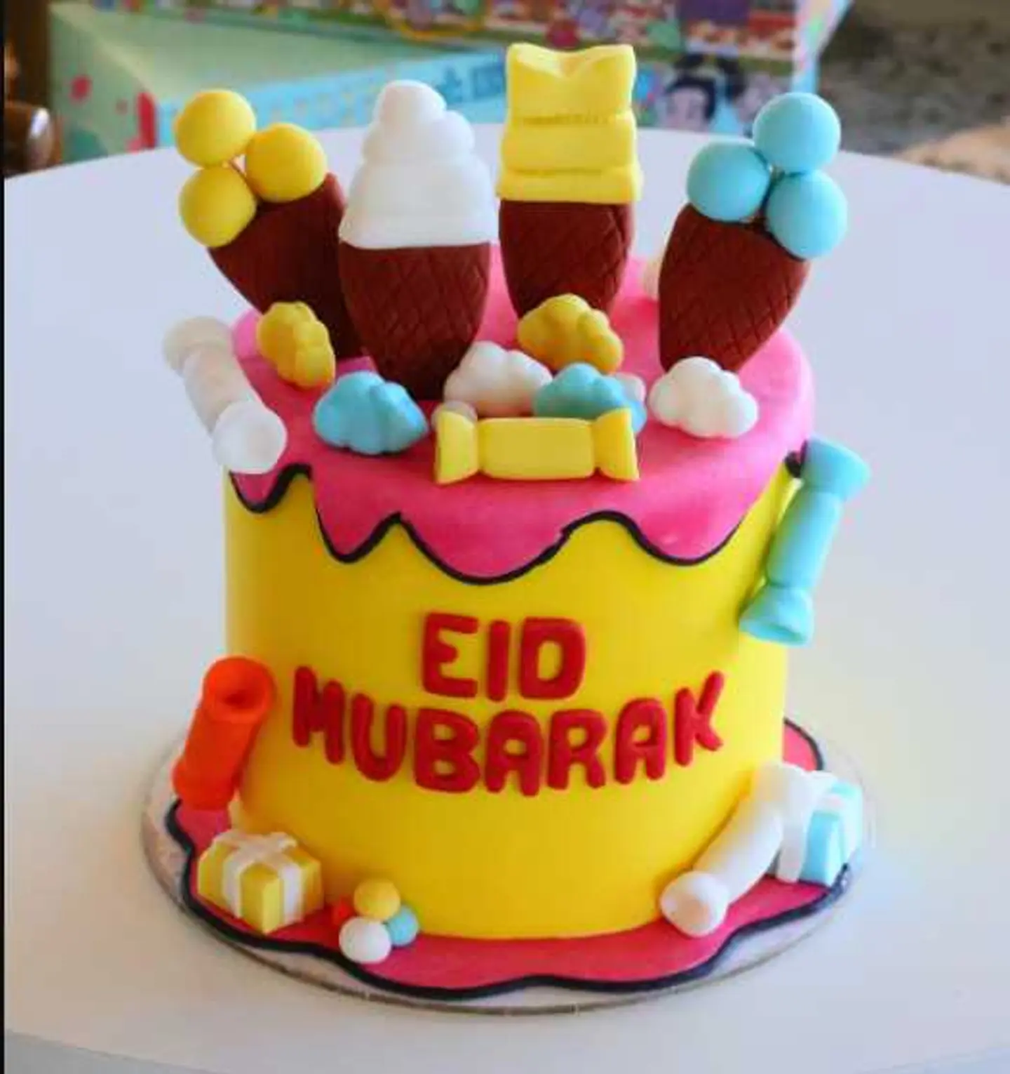 أ- كيك العيد حلوى اوسكريد
