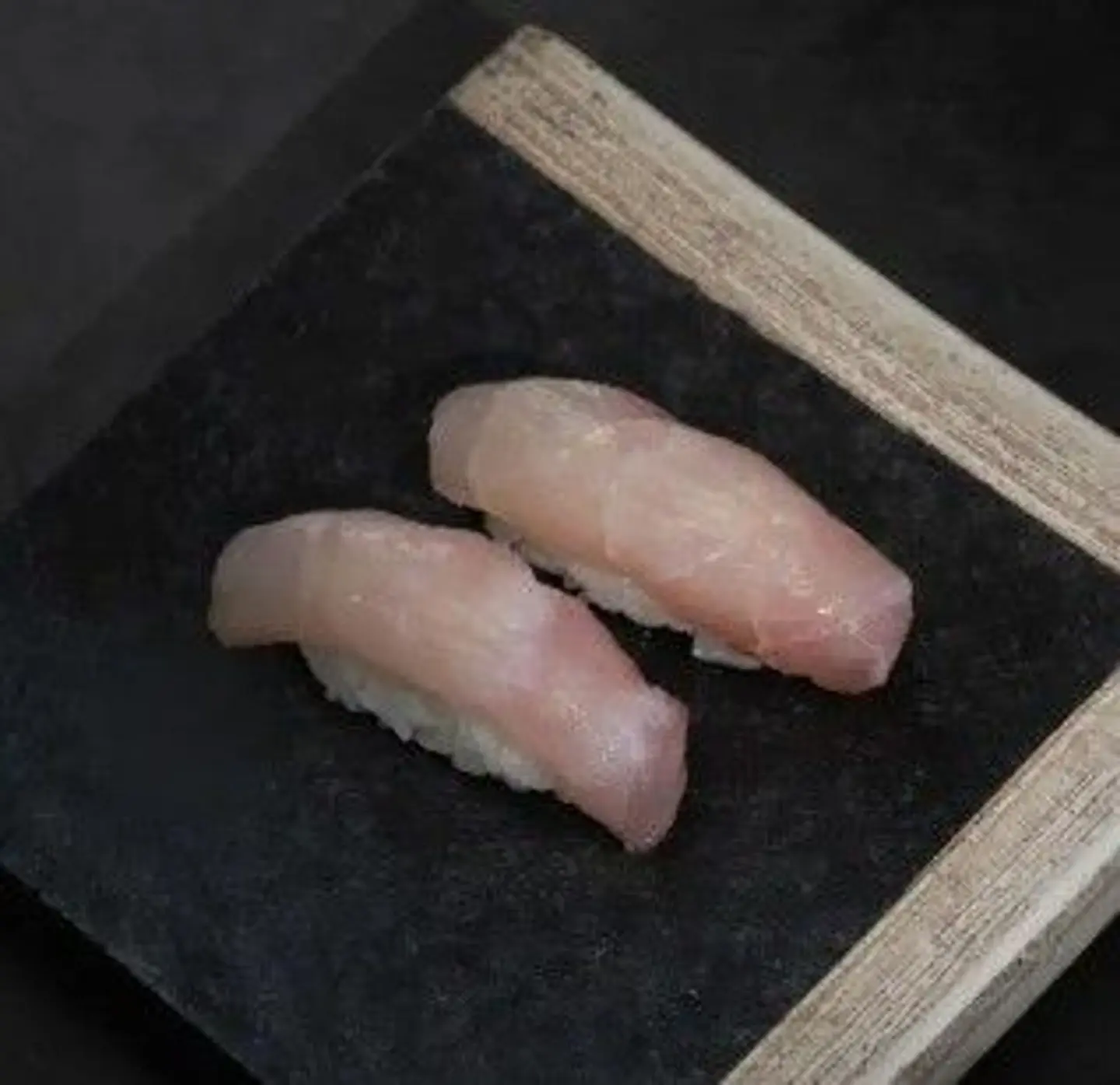 Hamachi Nigiri