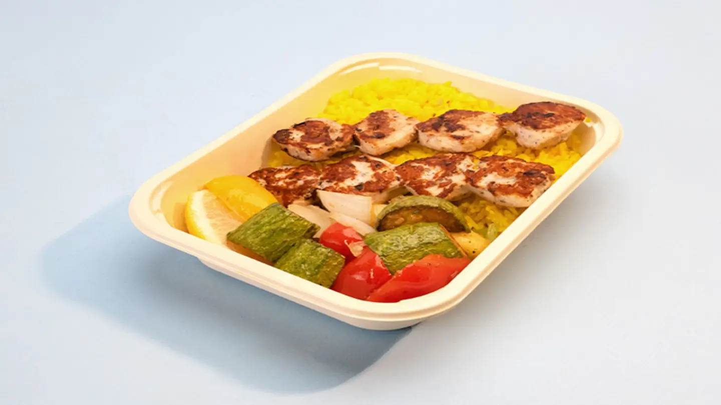 شيش طاوق مع الارز والخضار