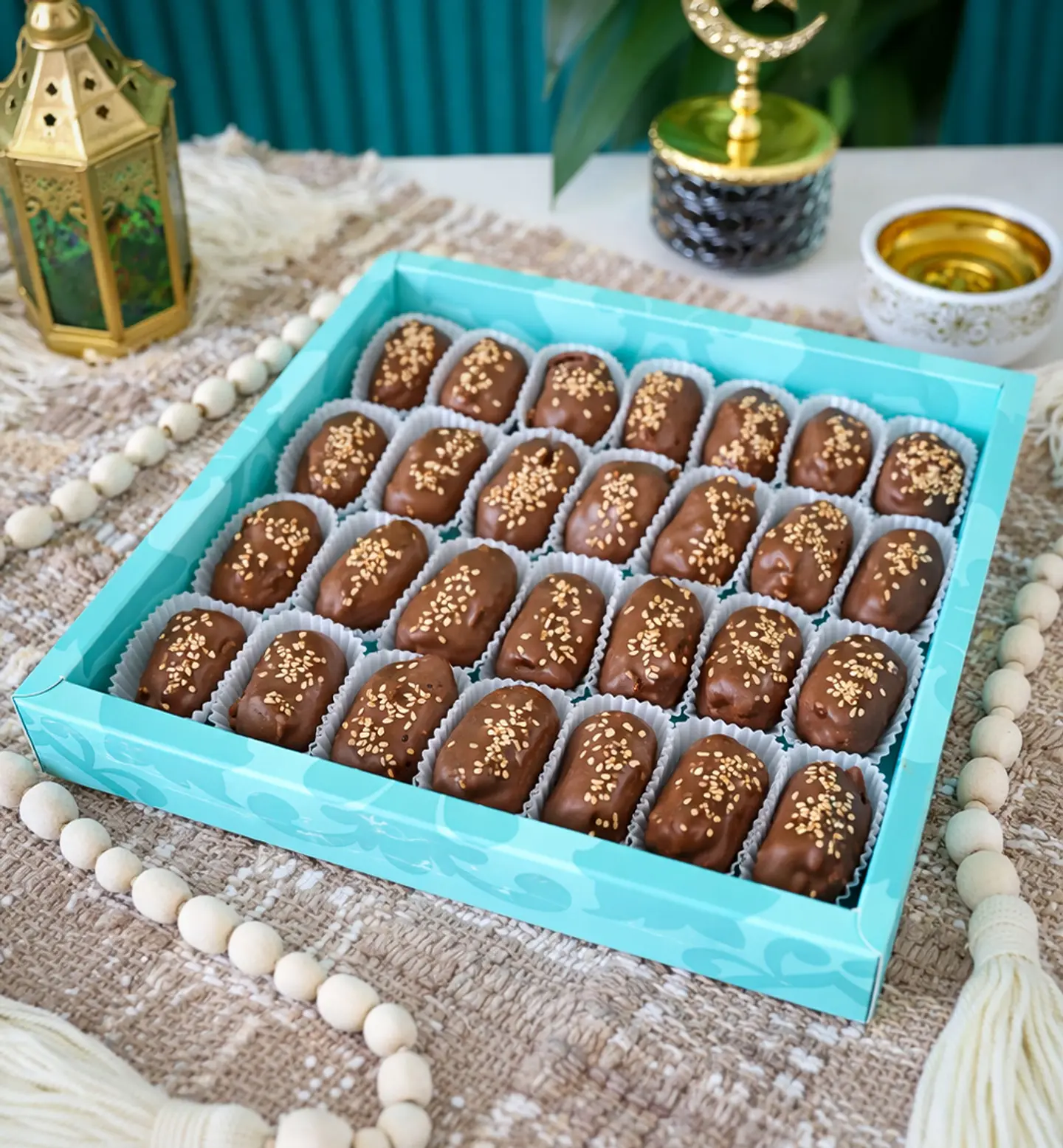 بوكس تمر بحشوة السمسم - كبير