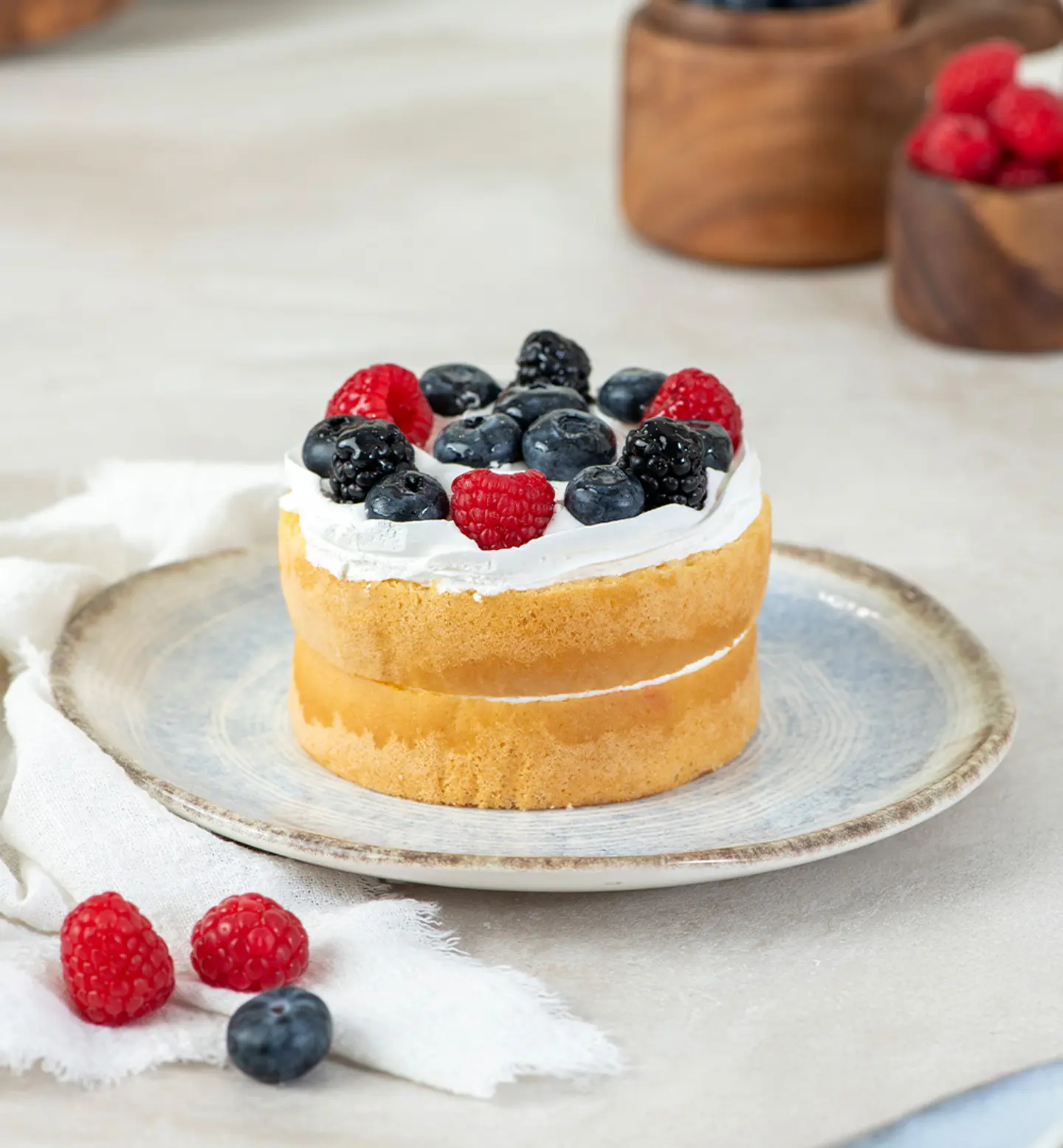 كيك التوت الصغيرة