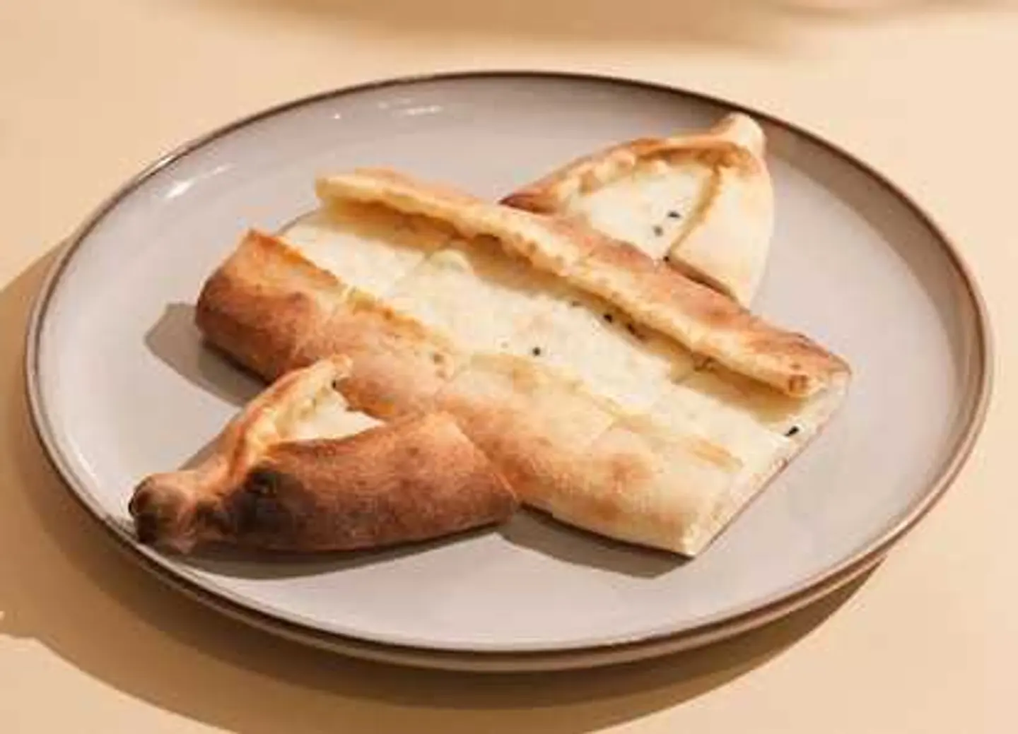 قارب جبن عكاوي